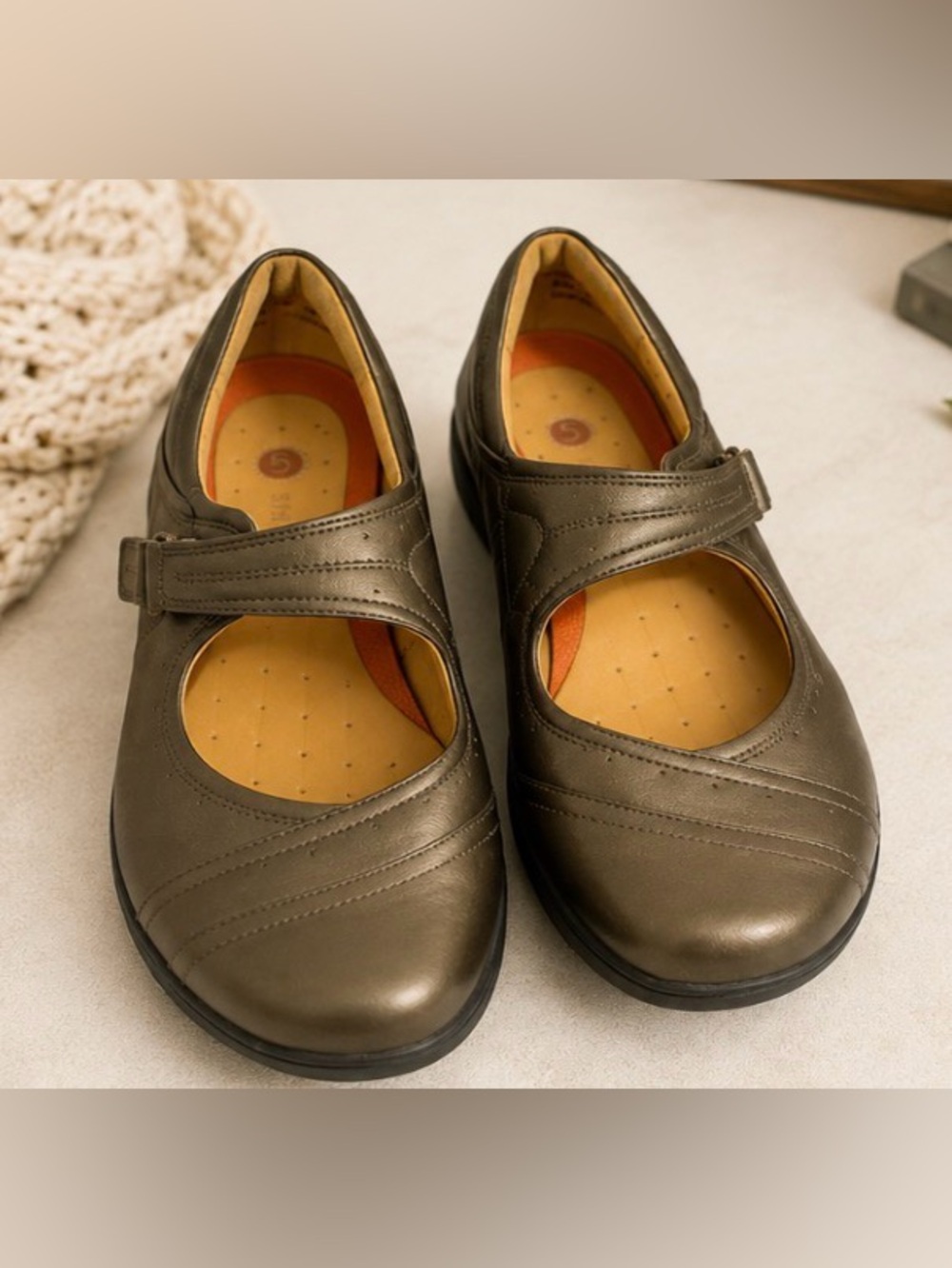 Clarks Unstructured Leather Mary Jane Comfort Shoes Women’s Size 12
